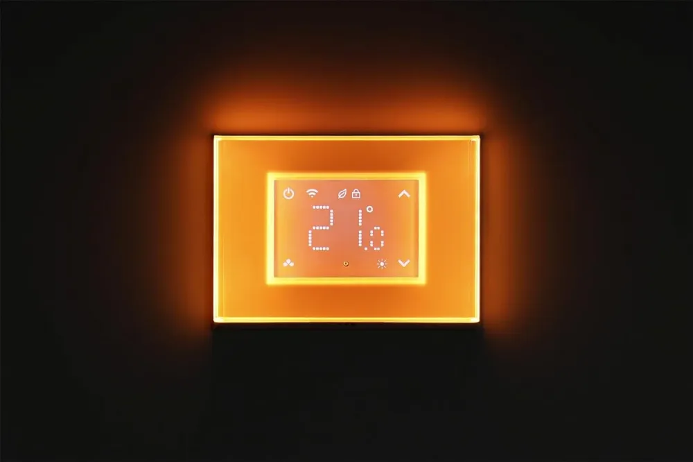 AREA OCCASIONI Cronotermostato Smart Beghelli Dom-e con Display Touch e Placca Luminosa Wi-Fi 60048