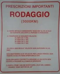 Adesivo rosso rodaggio 5% Vespa 4 marce