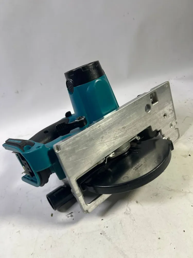 Makita DSS 610 Z Sega circolare batteria 18V / 165mm - senza batteria, senza caricatore