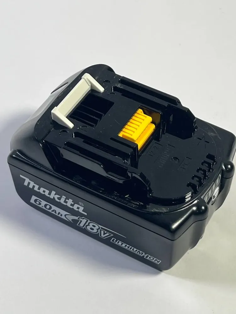 Makita BL 1860 B Batteria al litio18 V - 6,0 Ah / 6000 mAh con spia LED ( 197422-4 )