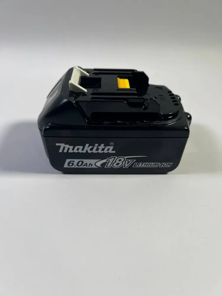 Makita BL 1860 B Batteria al litio18 V - 6,0 Ah / 6000 mAh con spia LED ( 197422-4 )