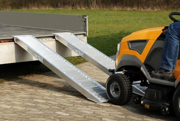 Binari di carico Altec AVS80OR lunghezza: 2340 mm larghezza: 315 mm carico su un asse: 445 kg profilo trasversale 21 conf....