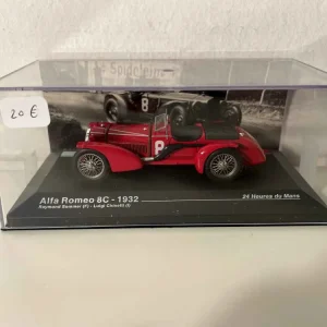 Alfa Romeo 8C rossa numero 8 (24 Ore di Le Mans 1932)