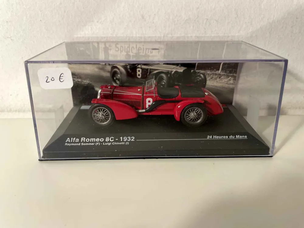 Alfa Romeo 8C rossa numero 8 (24 Ore di Le Mans 1932)
