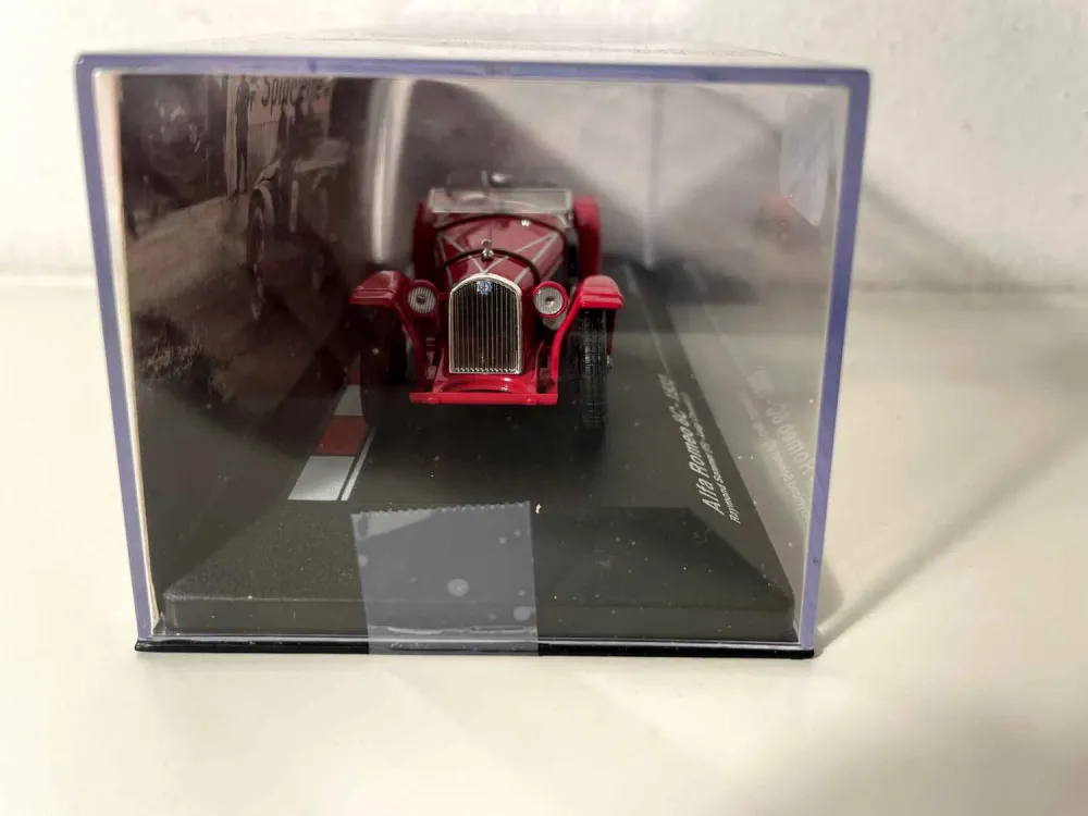 Alfa Romeo 8C rossa numero 8 (24 Ore di Le Mans 1932)
