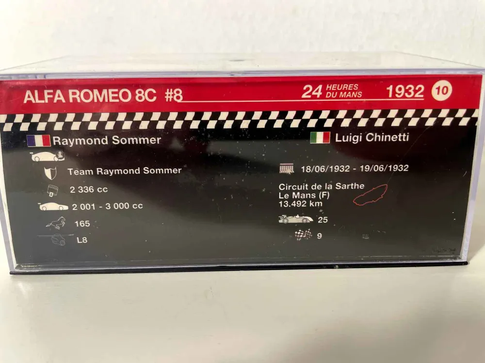 Alfa Romeo 8C rossa numero 8 (24 Ore di Le Mans 1932)