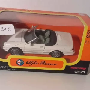 Alfa Romeo Spider bianca del 1989