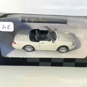 Alfa Romeo Spider del 1989 color crema