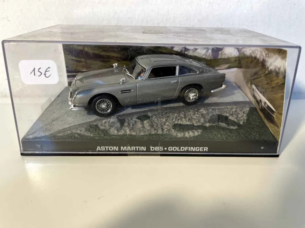 Aston Martin DB5 grigia - JAMES BOND - GOLDFINGER