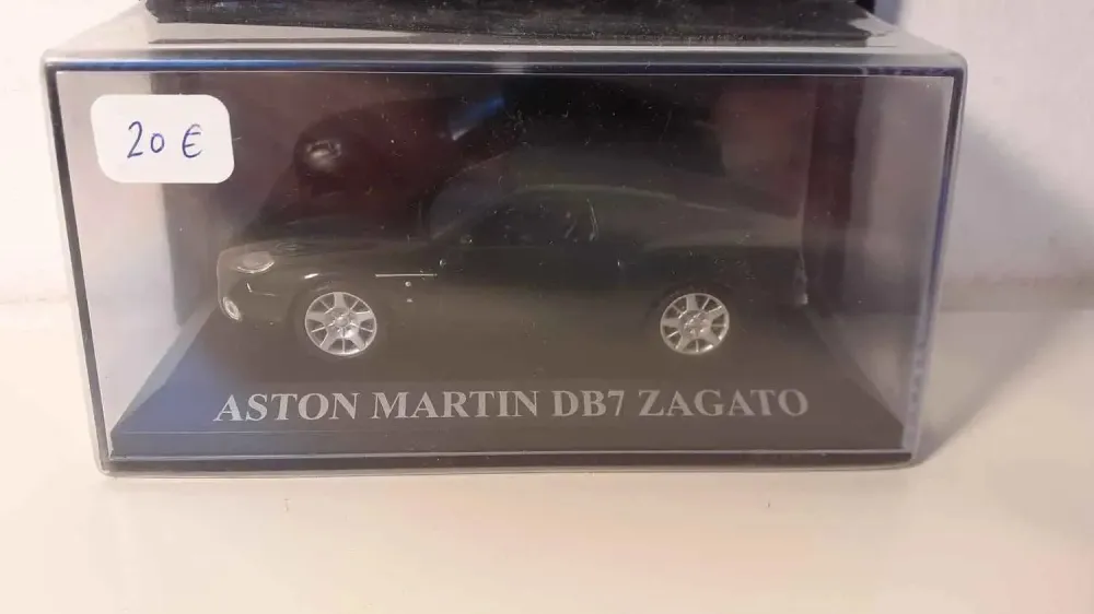 Aston Martin DB7 Zagato verde scuro