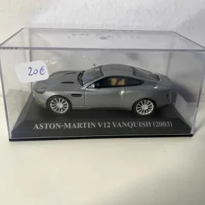 Aston Martin V12 Vanquish grigia del 2003