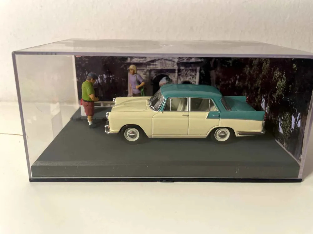 Austin Cambridge beige e verde - Nationale 7 - Il percorso blu