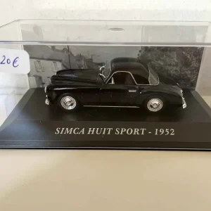 Auto sportiva SIMCA otto nera del 1952 (Simca 8)