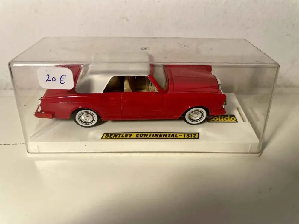 Bentley Continental rossa Solido riferimento 1512 (auto americana)