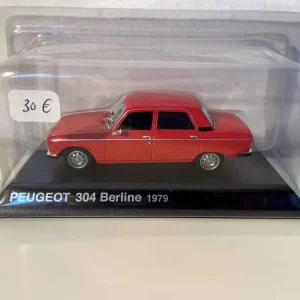 Berlina Peugeot 304 rossa del 1979