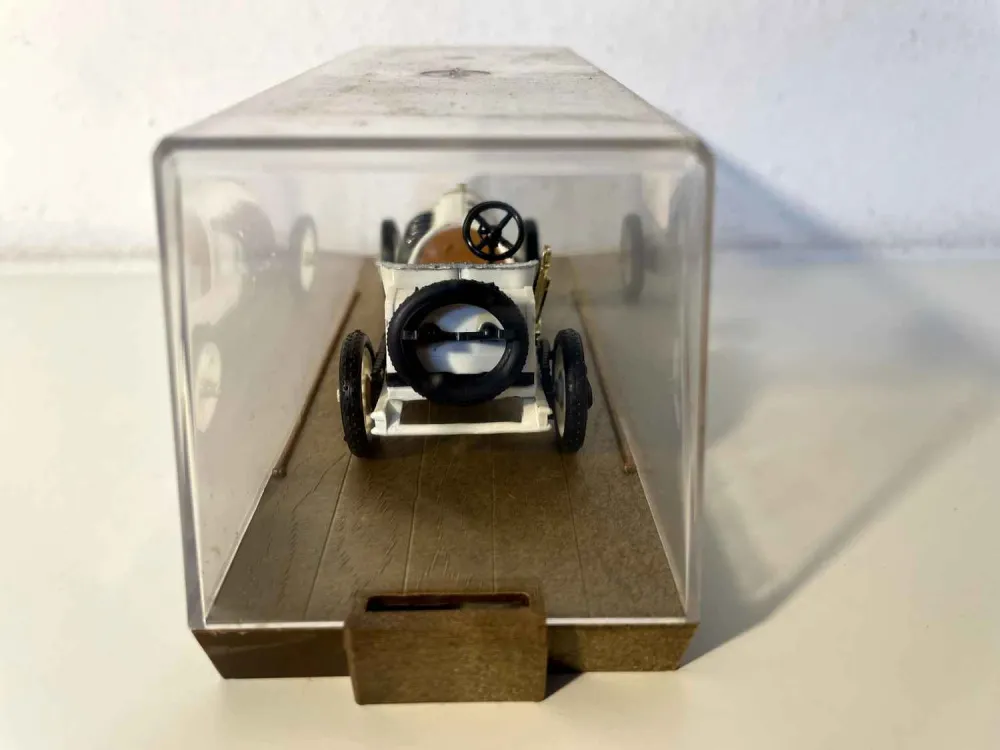 Blitzen Benz HP 200 del 1909 numero bianco 15 - auto da corsa (Brumm R19)