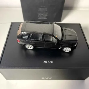 BMW X5 4.4i Nero (vetrina nera)