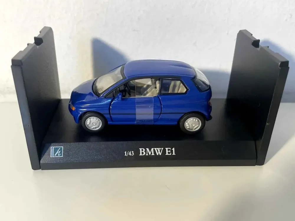 BMW E1 blu