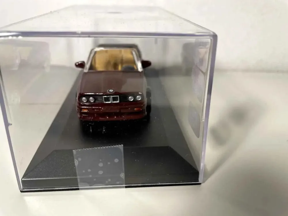 BMW M3 marrone del 1988