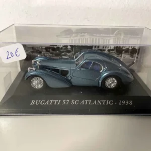 Bugatti 57 SC blu Atlantico (simile al blu metallizzato) del 1938