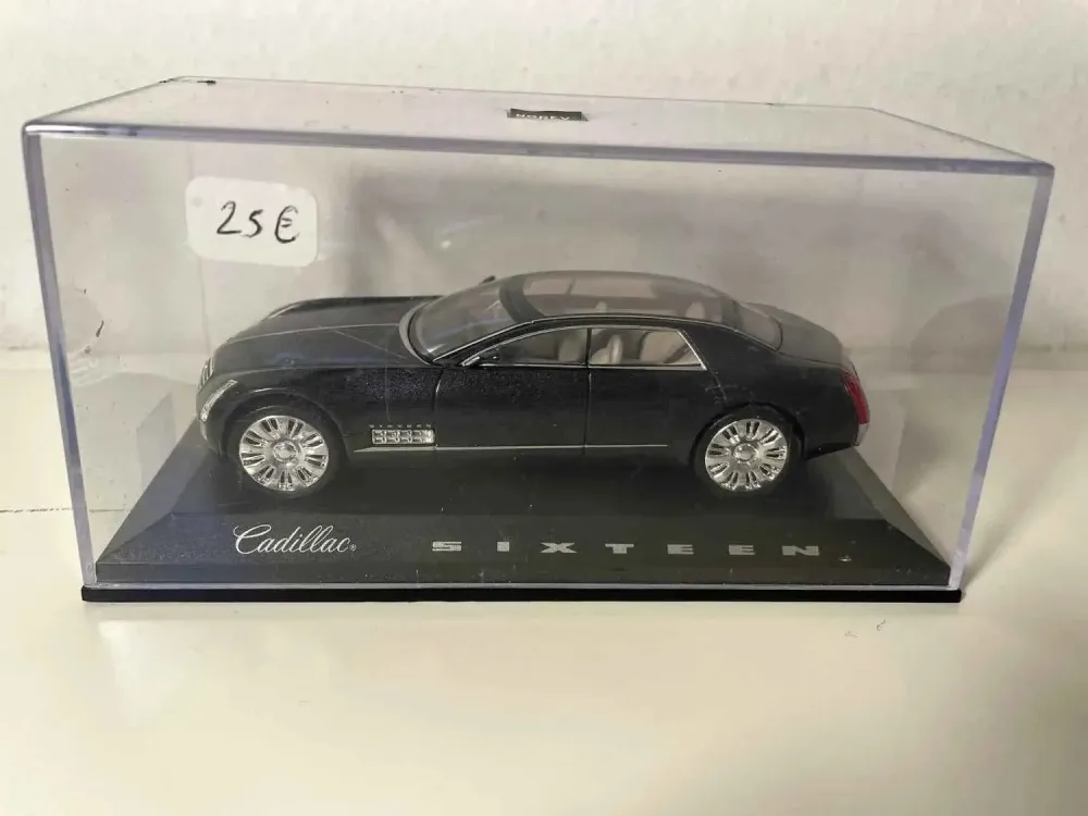 Cadillac Sixteen grigio molto molto scuro (auto americana) - NOREV
