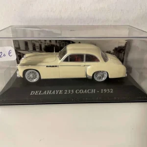 Carrozza Delahaye 235 beige/crema del 1952