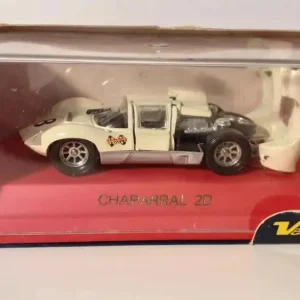 Chaparral 2D beige con numero 8 (auto probabilmente riverniciata) VEREM