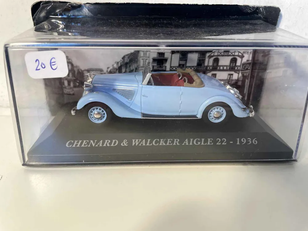 Chenard e Walcker Eagle 22 azzurro chiaro del 1936