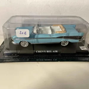 Chevrolet Bel Air azzurra (auto americana)