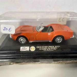 Chevrolet Corvette arancione del 1969 (auto americana)