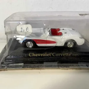 Chevrolet Corvette bianca e rossa del 1957 (auto americana)