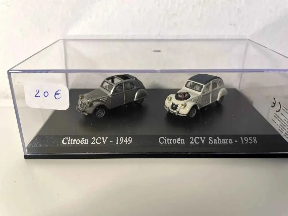 Citroën 2CV grigia del 1949 + Citroën 2CV Sahara beige? dal 1958 (scala HO)