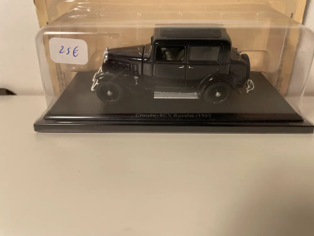 Citroën 8CV Rosalie nera del 1933 ( blister)