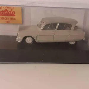Citroën Ami 6 grigia del 1961