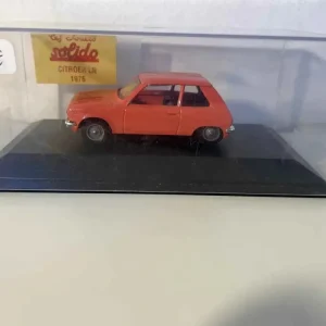 Citroën LN arancione del 1976 (scatola plexi)