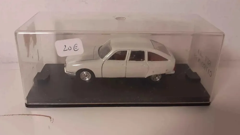 Citroën GS bianca (Vérem)