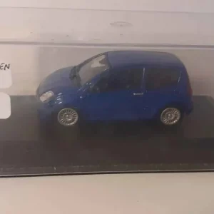 Citroën C2 blu del 2003 (scatola plexi)