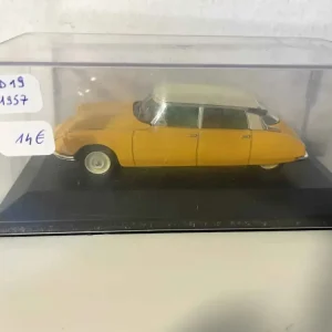 Citroën ID19 arancione con tetto bianco sporco del 1957 (scatola plexiglas)