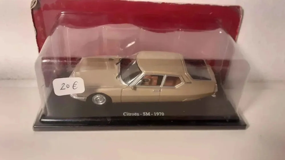 Citroën SM marrone del 1970 (blister)