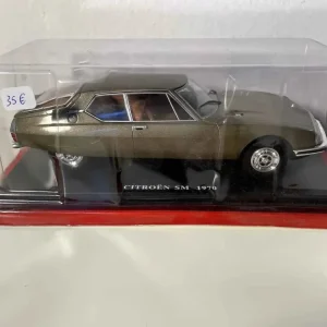 Citroën SM marrone del 1970 (scala 1/24)