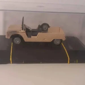 Citroën Méhari beige/marrone chiaro? senza capote (scatola plexiglas)