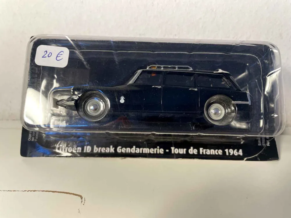 Citroën ID nera station wagon "Gendarmerie" Tour de France 1964