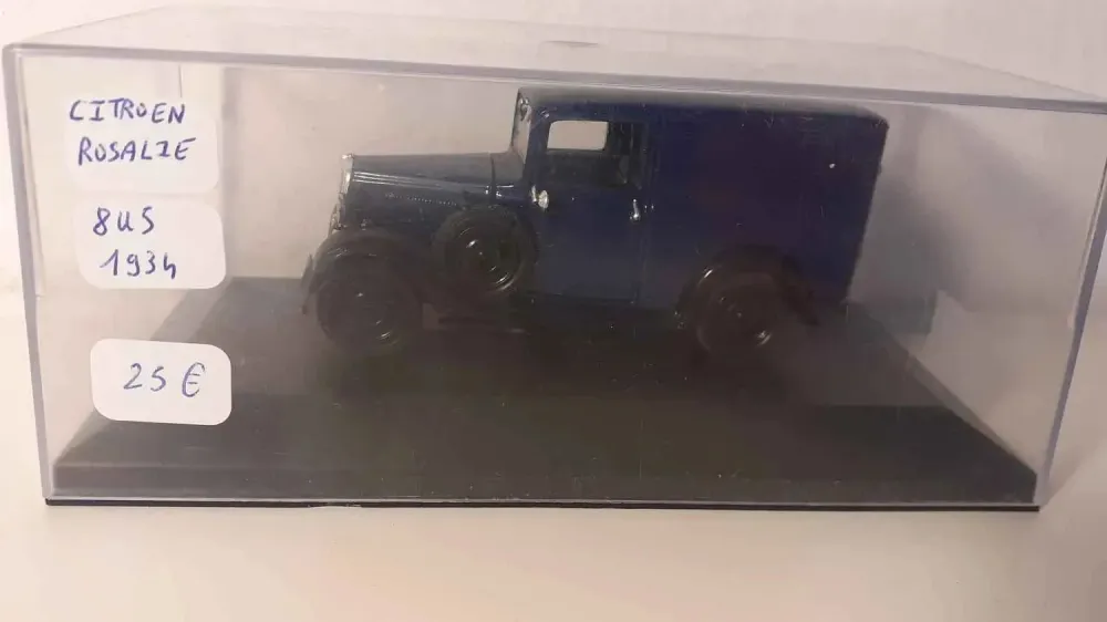 Citroën Rosalie 8U5 blu del 1934 (scatola plexiglas)