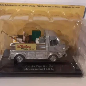 Citroën tipo H grigia del 1950, pianale della cabina del 1950 con oggetti d'antiquariato Morice