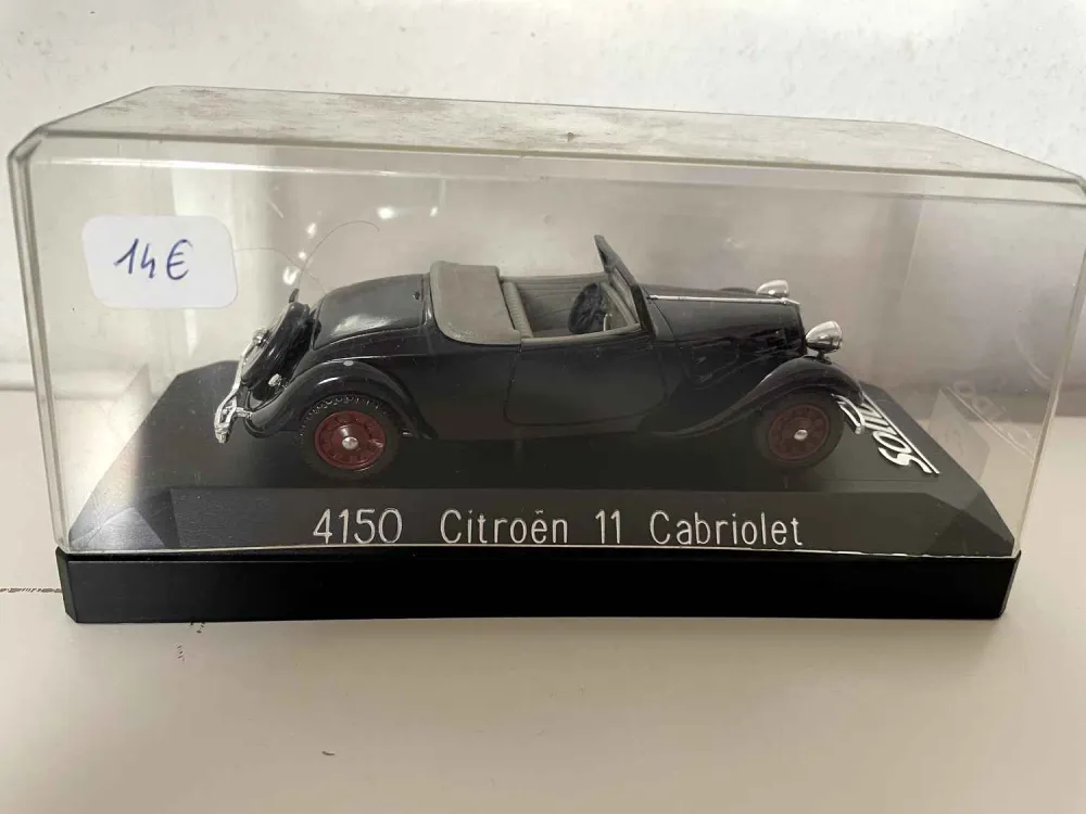 Citroën traction 11 convertibile nera (riferimento Solido 4150)