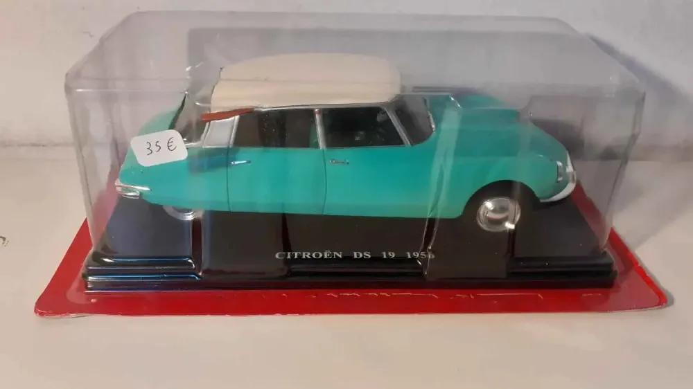 Citroën DS 19 verde con tetto beige del 1956 (scala 1/24)