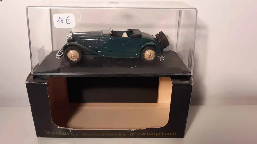 Delage D8 decappottabile verde scuro