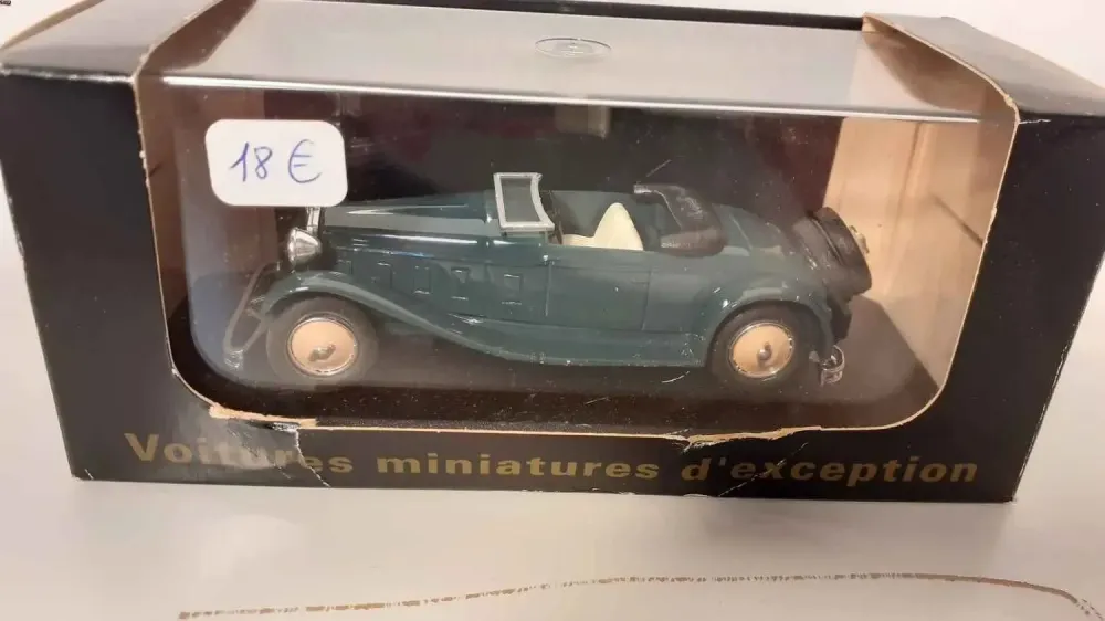 Delage D8 decappottabile verde scuro