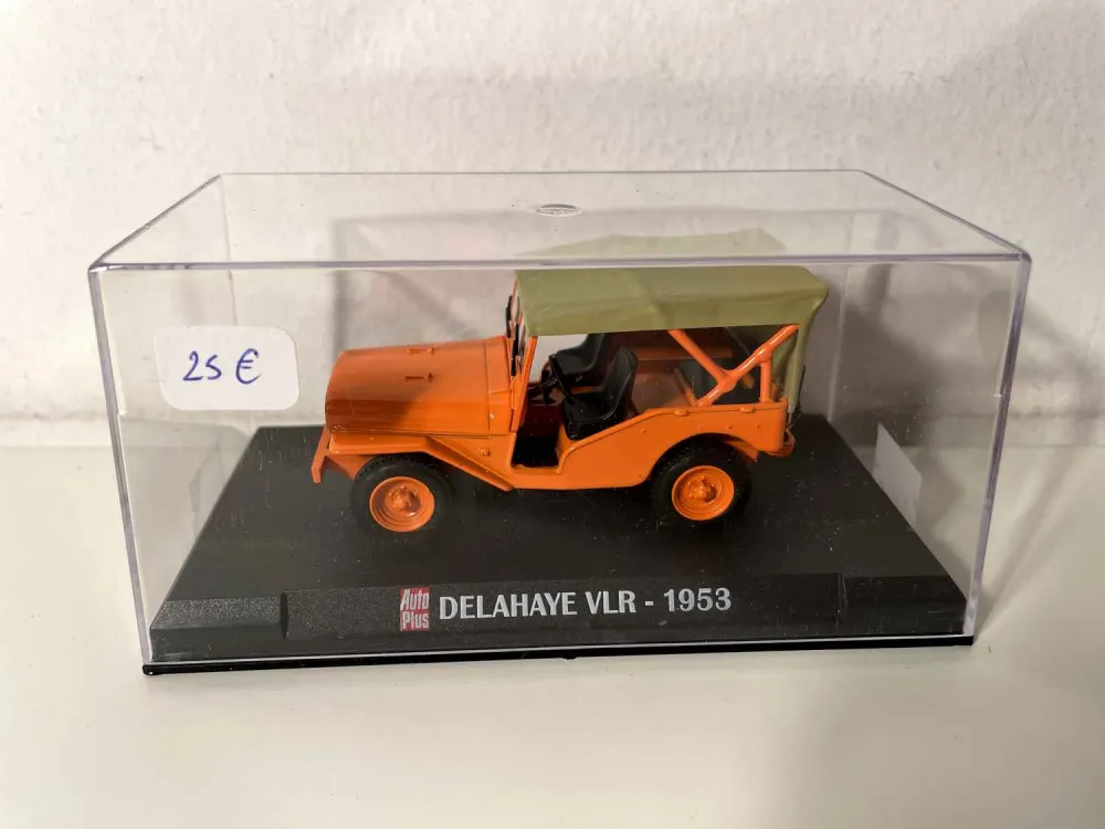 Delahaye VLR arancione e cofano verde kaki del 1953 (Jeep)