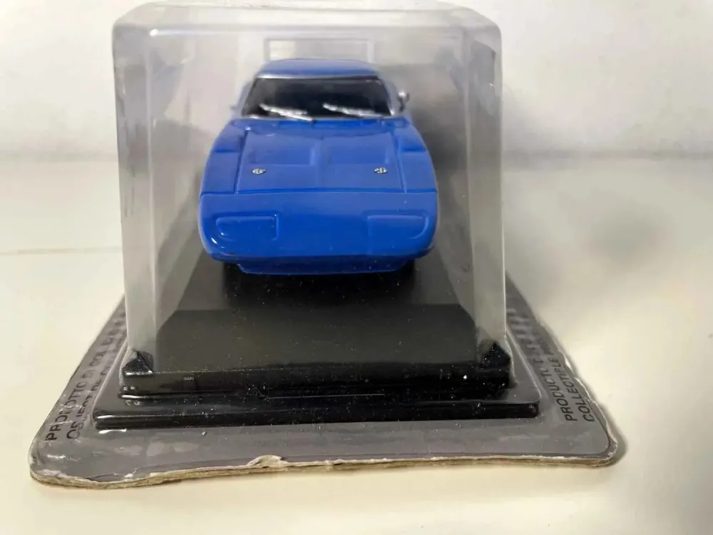 Dodge Charger Daytona blu del 1969 (auto americana)